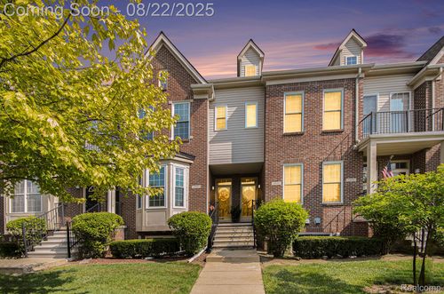 39194 Brookfield Dr, Westland, MI, 48185-9661 | Card Image
