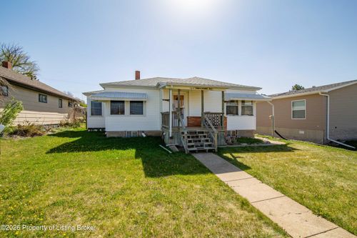 103 Iowa Ave, Mott, ND, 58646-7253 | Card Image