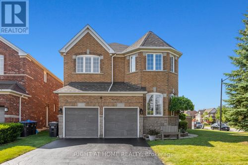 4936 Sebastian Dr, Mississauga, ON, L5M7N8 | Card Image