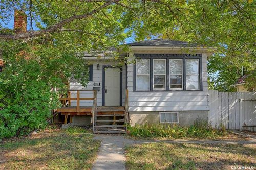 1343 Elphinstone St, Regina, SK, S4T3M5 | Card Image