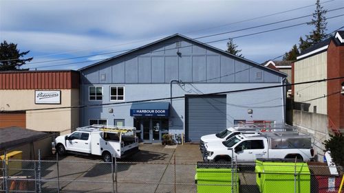 210 Mary St, Victoria, BC, V9A3V9 | Card Image