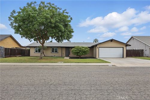 137 Holiday Way, Chowchilla, CA, 93610 | Card Image