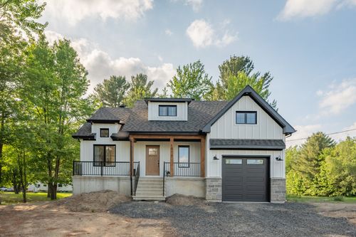 1975 Rue Du Repos, House with 4 bedrooms, 2 bathrooms and null parking in Drummondville QC | Card Image