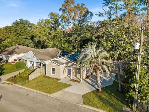 2016 Ne 3rd Ave, GAINESVILLE, FL, 32641-5961 | Card Image