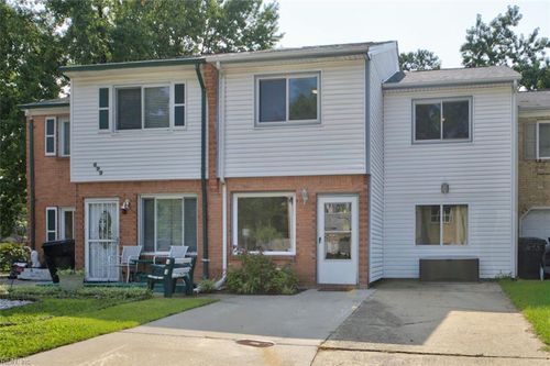 697 Grant Ave, Virginia Beach, VA, 23452-3047 | Card Image