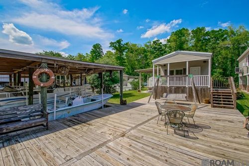 22902 Chene Blanc Ln, Maurepas, LA, 70449-3326 | Card Image