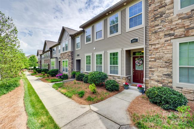6842 Berewick Commons Pkwy, Townhouse with 3 bedrooms, 3 bathrooms and null parking in Charlotte NC | Image 33