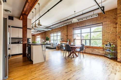 44-36 Margaret St, Hamilton, ON, L8P4C8 | Card Image