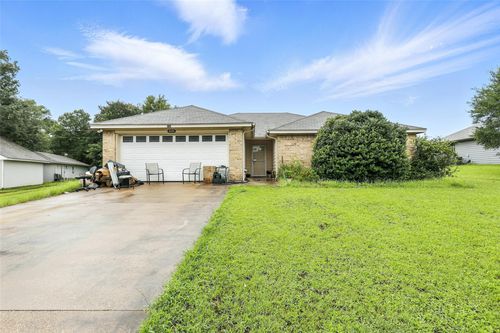 6204 Kelly Dr, Granbury, TX, 76048-6637 | Card Image