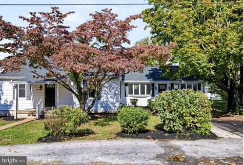7705 Altland Ave, ABBOTTSTOWN, PA, 17301-8977 | Card Image