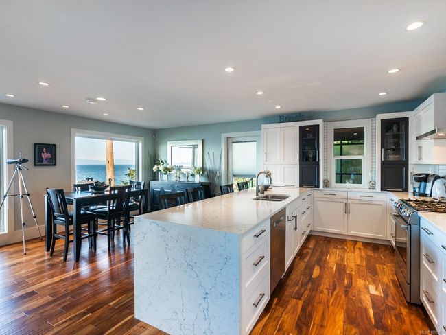 1380 Reef Rd, House other with 2 bedrooms, 4 bathrooms and 6 parking in Nanoose Bay BC | Image 9