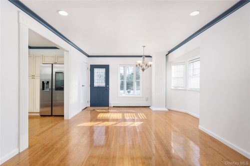 34 Shinnecock Ave, East Quogue, NY, 11942-4515 | Card Image