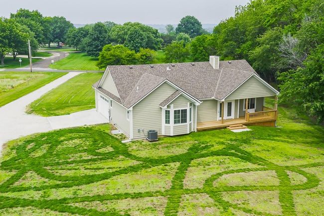 938 Mount Calvary Rd, House other with 5 bedrooms, 3 bathrooms and null parking in Lansing KS | Image 32