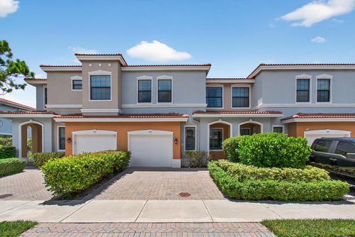 130 W Astor Cir, Delray Beach, FL, 33484-8148 | Card Image
