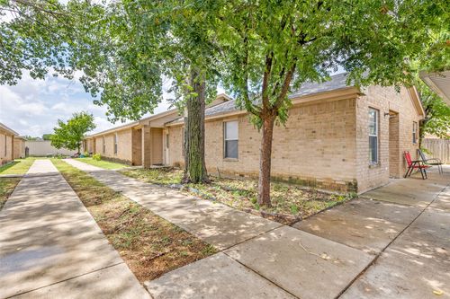 125 Cambridge Dr, Saginaw, TX, 76179-1277 | Card Image