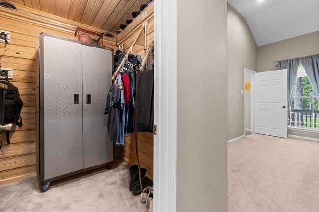 Cedar closet | Image 25