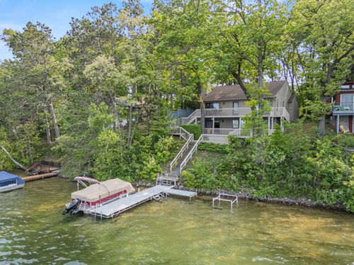 10481 Midshore Dr, Mecosta, MI, 49332-9784 | Card Image