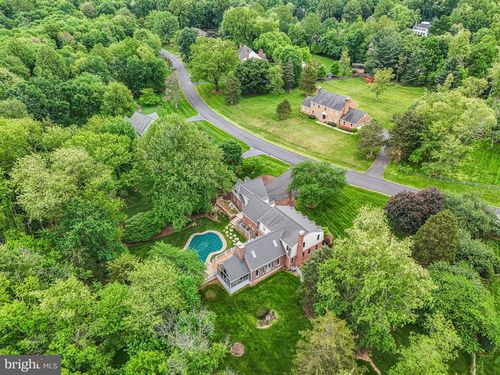 706 Crown Meadow Dr, GREAT FALLS, VA, 22066-1412 | Card Image