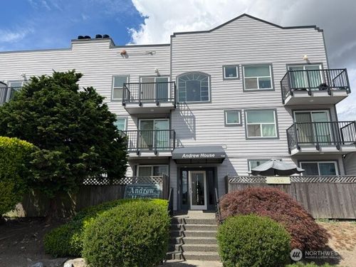 302-124 SW Sw 154th St, Burien, WA, 98166-2348 | Card Image
