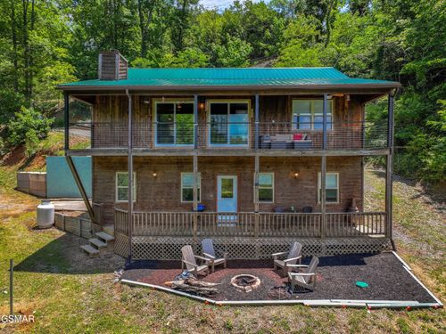 2759 Wildwood Rd, Dandridge, TN, 37725-6945 | Card Image