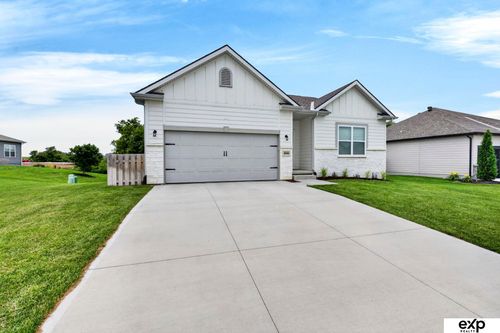 20882 Camelback Ave, Gretna, NE, 68028-5101 | Card Image