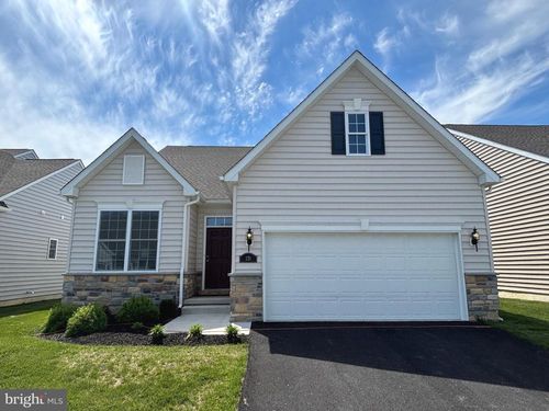 131 Hengst Farm Ln, SMYRNA, DE, 19977-4718 | Card Image