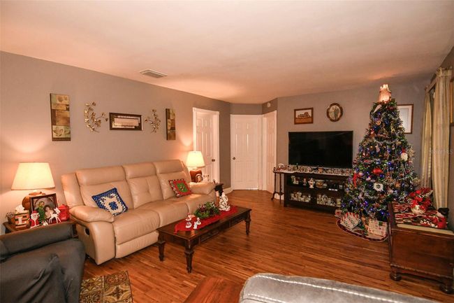 11045 Scott Loop, House other with 3 bedrooms, 2 bathrooms and null parking in RIVERVIEW FL | Image 13