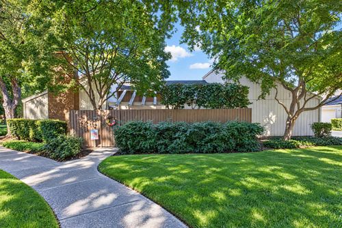 1363 Commons Dr, Sacramento, CA, 95825-6601 | Card Image