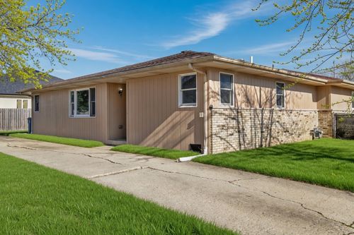 2466 Red Oak Trl, Crest Hill, IL, 60403-3196 | Card Image