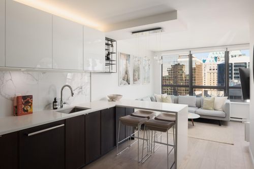 1916-938 Smithe St, Vancouver, BC, V6Z3H8 | Card Image