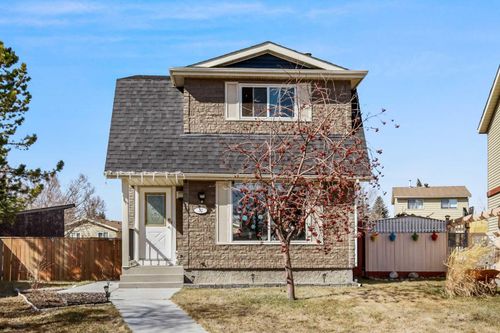 32 Erin Mount Crescent Se, Calgary, AB, T2B2S3 | Card Image