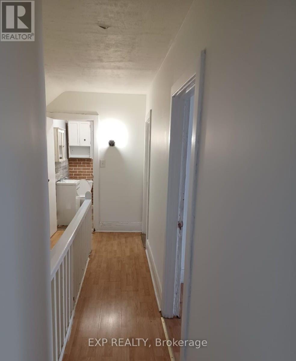 Residential in Hamilton (Crown Point) 2