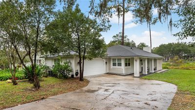 64 Ravenwood Court, House other with 3 bedrooms, 2 bathrooms and null parking in Ormond Beach FL | Image 1