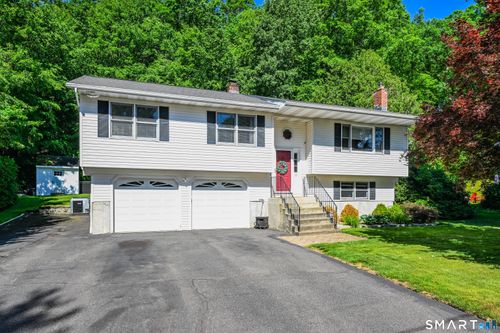 18 Badger Rd, Wolcott, CT, 06716-2713 | Card Image