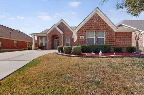 6869 Cape Cod Dr, Grand Prairie, TX, 75054-6826 | Card Image