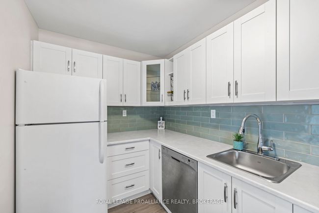 823 Datzell Lane, Condo with 3 bedrooms, 2 bathrooms and 1 parking in Kingston ON | Image 11