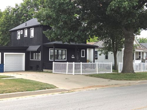 309 N Market St, Hoopeston, IL, 60942-1319 | Card Image