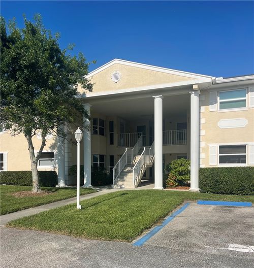 203-600 E Lake Jasmine Cir, Vero Beach, FL, 32962-8589 | Card Image