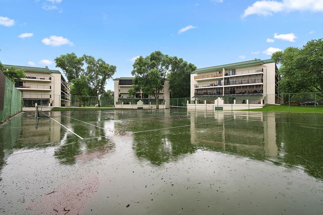 APT-409 - 10411 Cedar Lake Rd, Condo with 2 bedrooms, 2 bathrooms and null parking in Minnetonka MN | Image 32