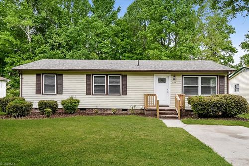 2034 Willow Rd, Greensboro, NC, 27406-3848 | Card Image