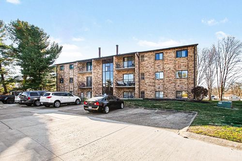 541 Davis Rd, Cincinnati, OH, 45255-4961 | Card Image