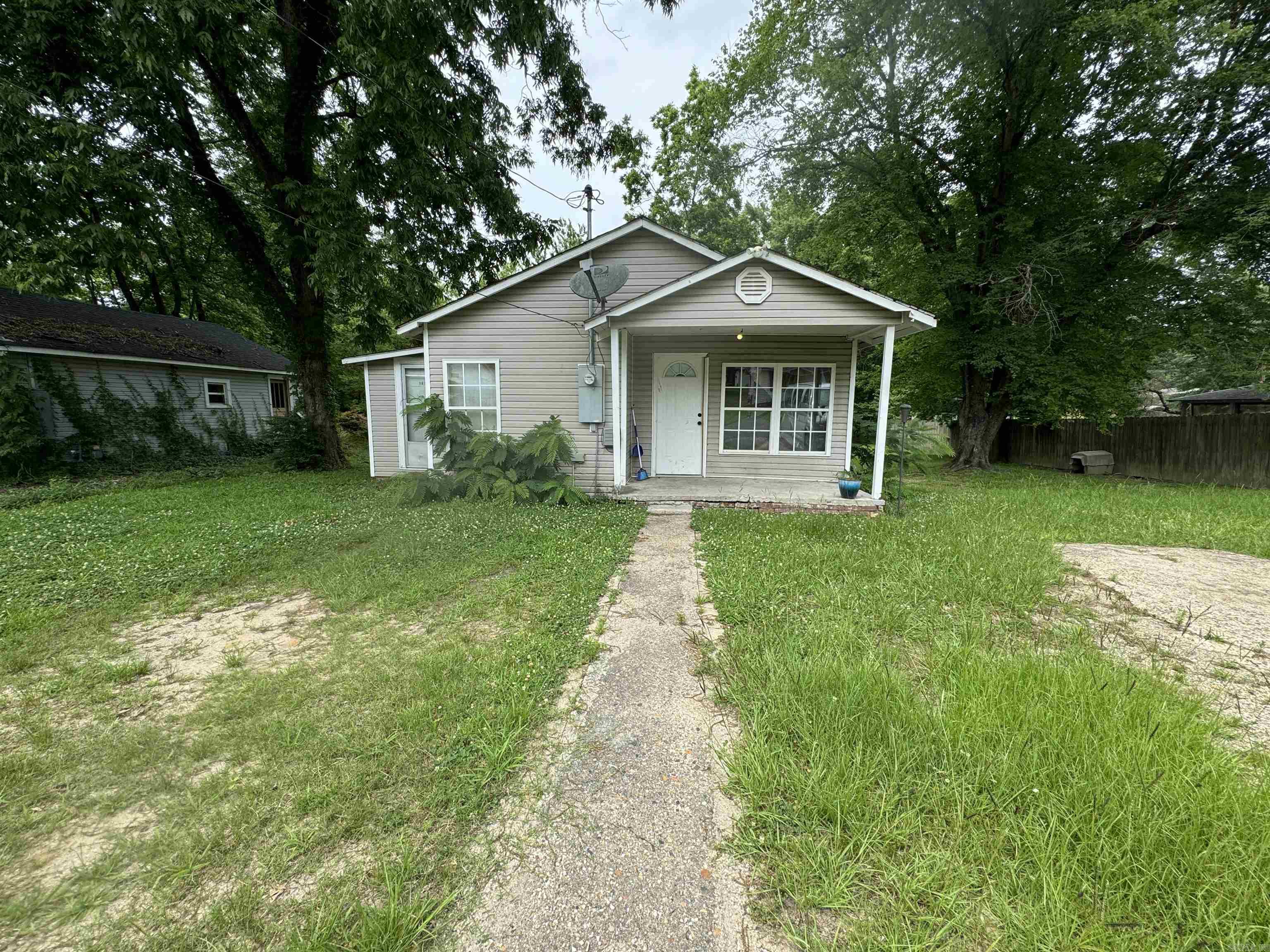 1616 Mc Henry Street, For Sale in Malvern Zoocasa