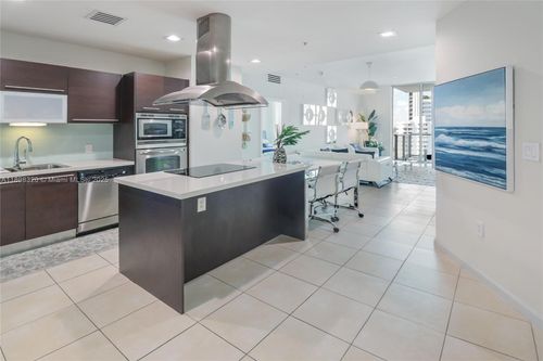 1002-7928 East Dr, North Bay Village, FL, 33141-5685 | Card Image