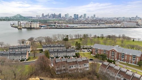 33-33 Breakwater Dr, Chelsea, MA, 02150-4024 | Card Image