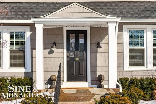 760 Loraine St, Grosse Pointe, MI, 48230-1236 | Card Image