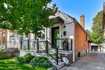 56 Rockcliffe Blvd, House other with 2 bedrooms, 2 bathrooms and 4 parking in Toronto ON | Image 1