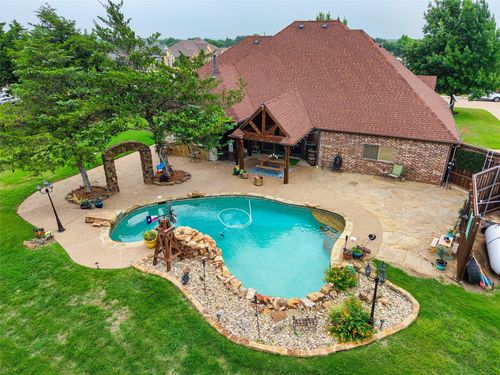 1561 Saint Andrews Dr, Red Oak, TX, 75154-5867 | Card Image