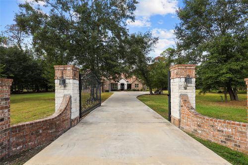 1216 S Hill St, Alvin, TX, 77511-3333 | Card Image