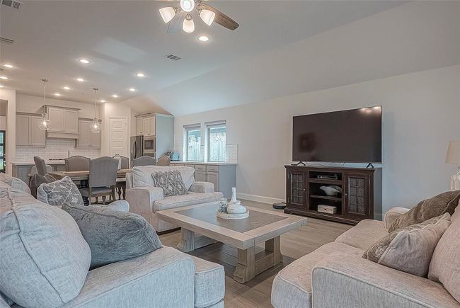 29042 Hauter Way, House other with 4 bedrooms, 4 bathrooms and 3 parking in Fulshear TX | Image 39
