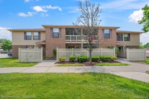 61156 Greenwood Dr, South Lyon, MI, 48178-1701 | Card Image